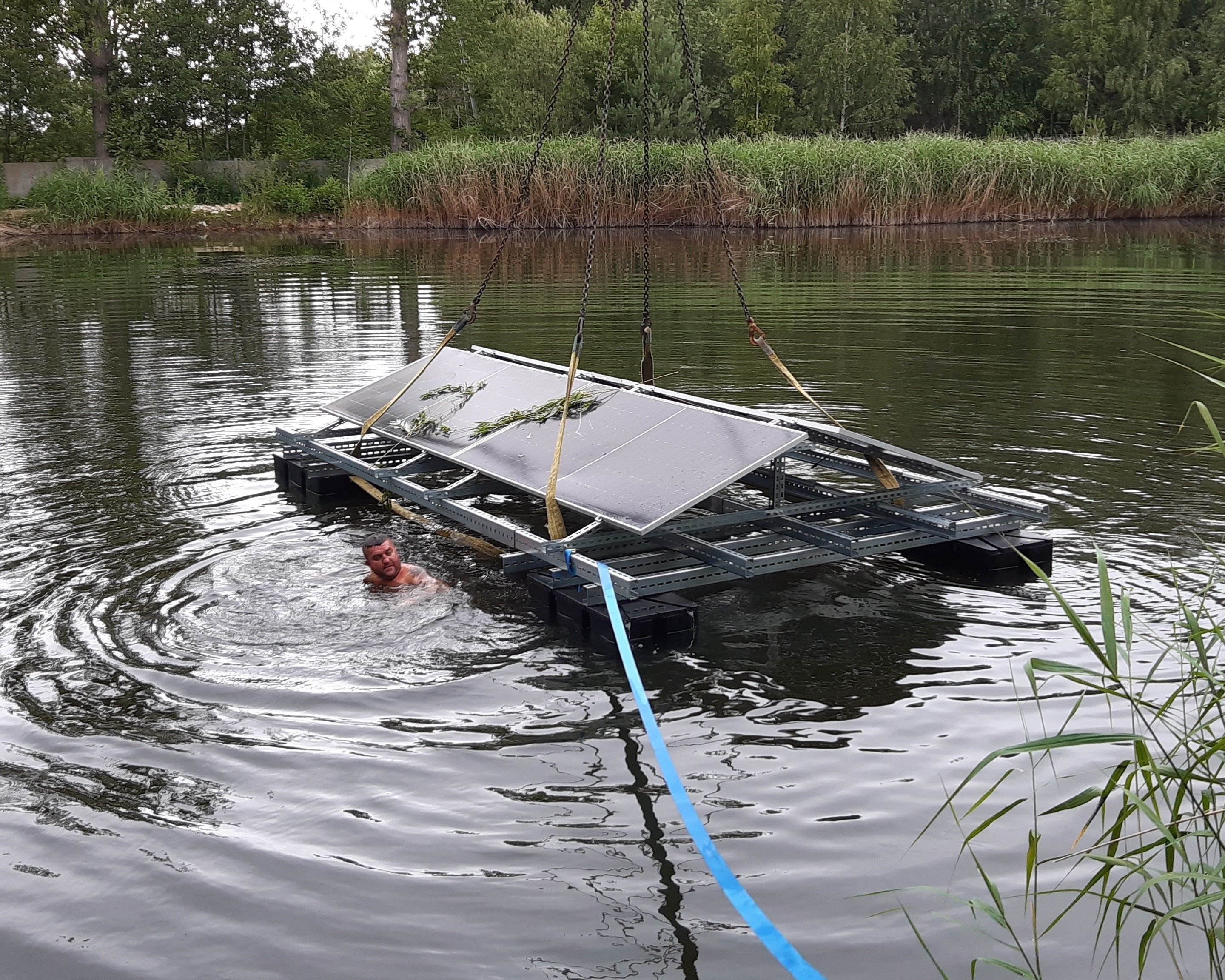 PLOVÁK PRO FOTOVOLTAIKU 100 CM X 50 CM X 42 CM